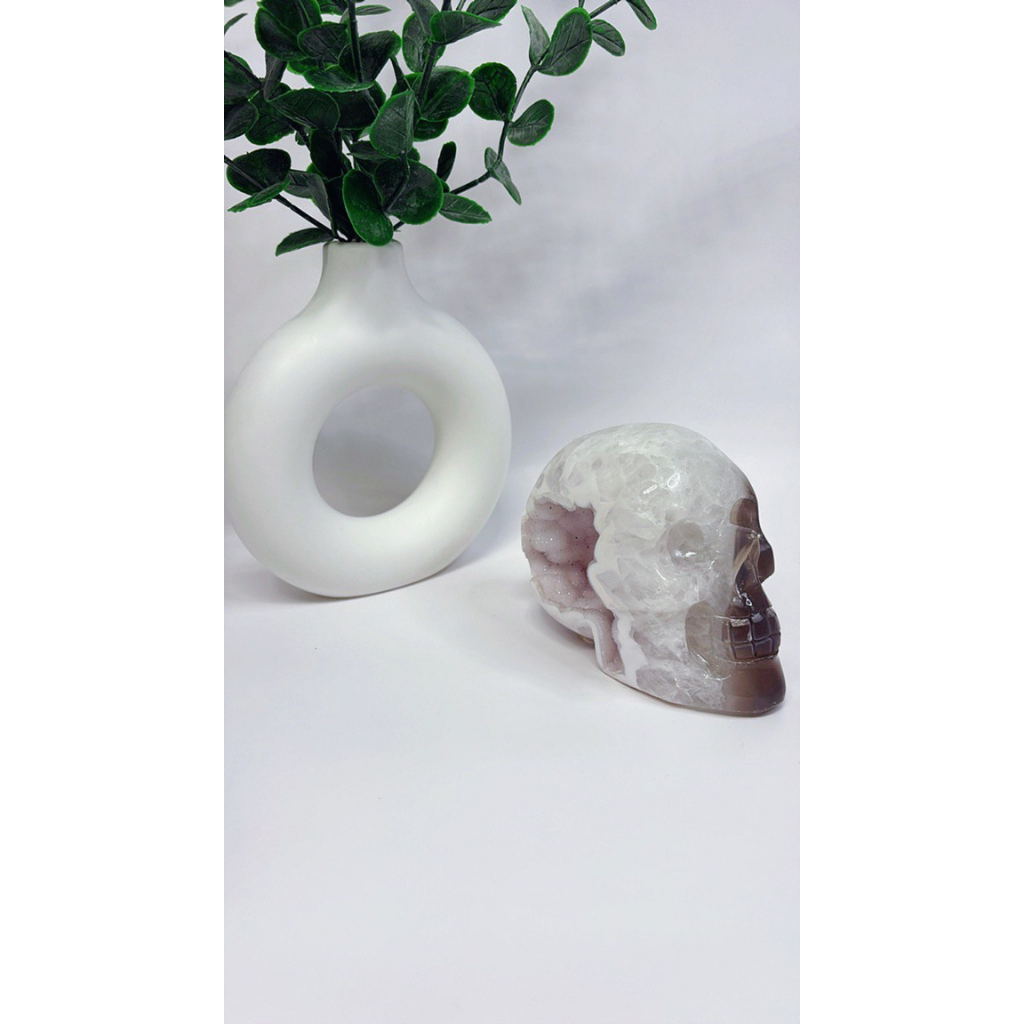 Achat Totenkopf mit Druzy