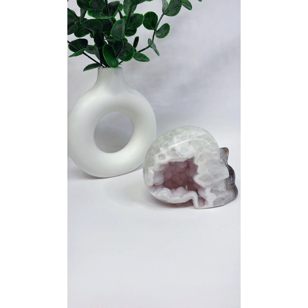 Achat Totenkopf mit Druzy