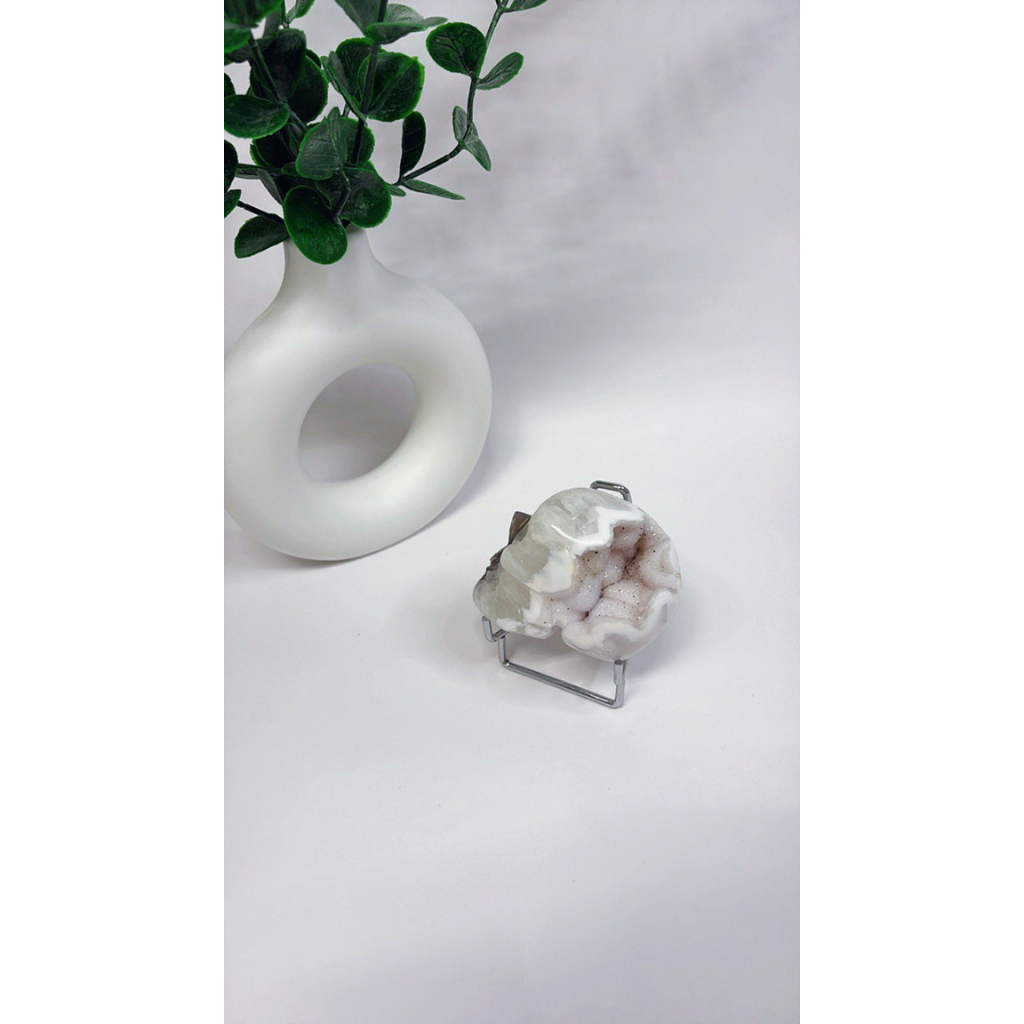 Achat Totenkopf mit Druzy