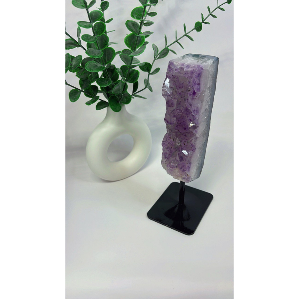 Amethyst Rohform mit Metallständer
