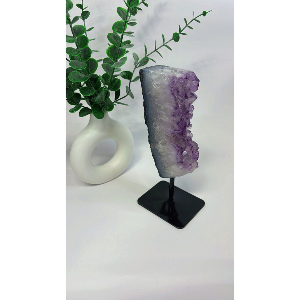Amethyst Rohform mit Metallständer
