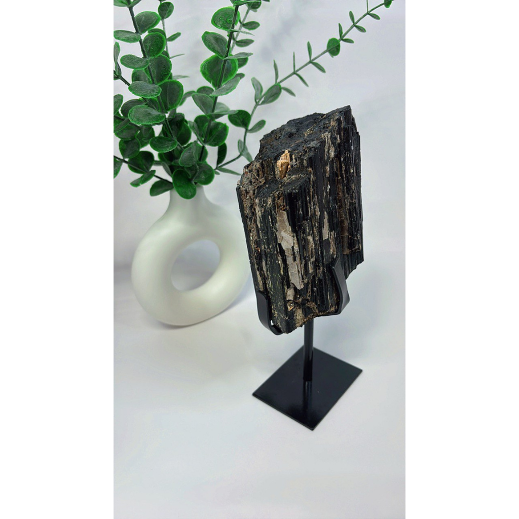 Turmalin Rohform mit Metallständer