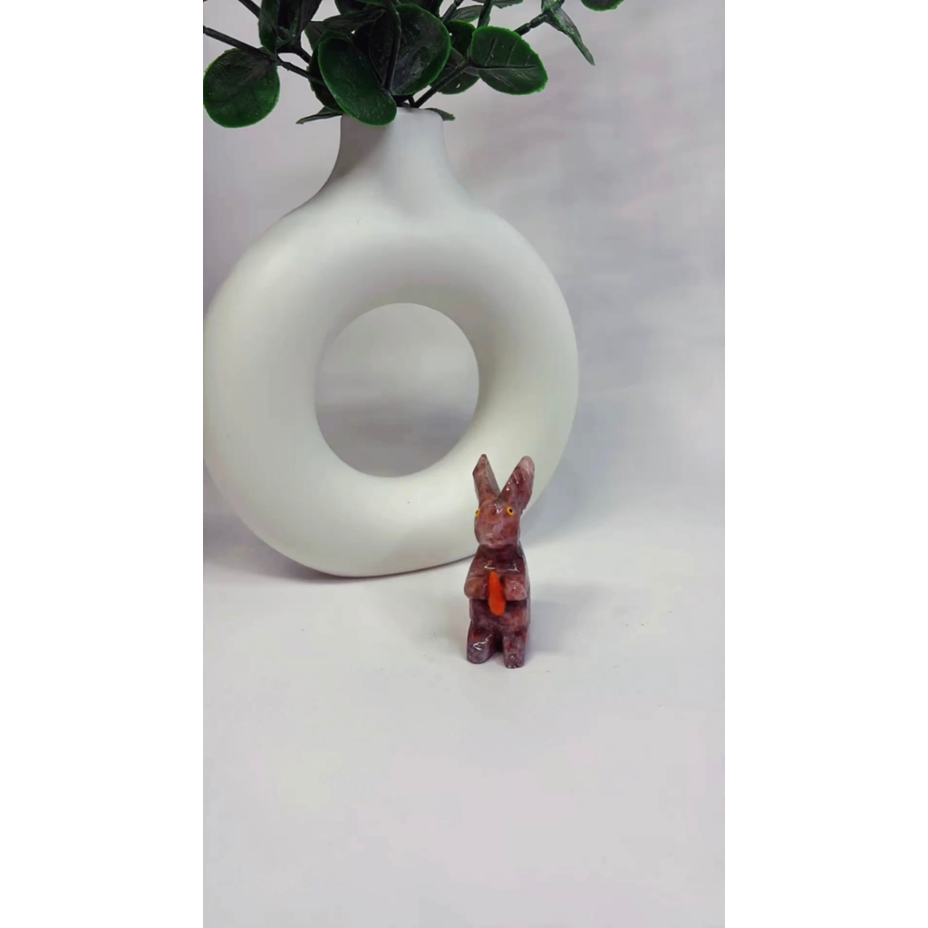 Multicolor-Calcit Hase